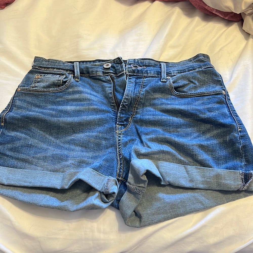 Womens Levi Denim Shorts Size 8 W29